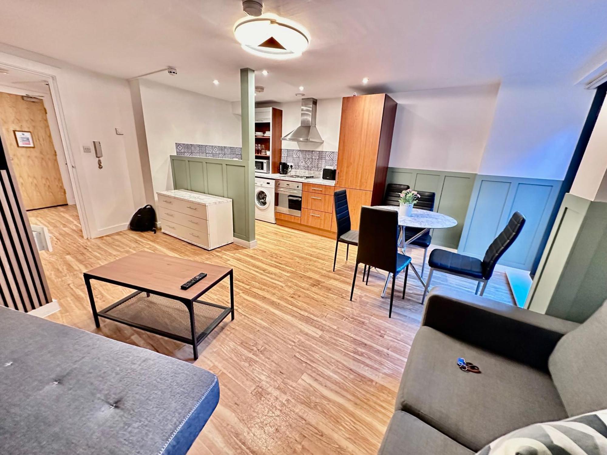 Two Bedrooms Flat - Manchester City Centre, Manchester